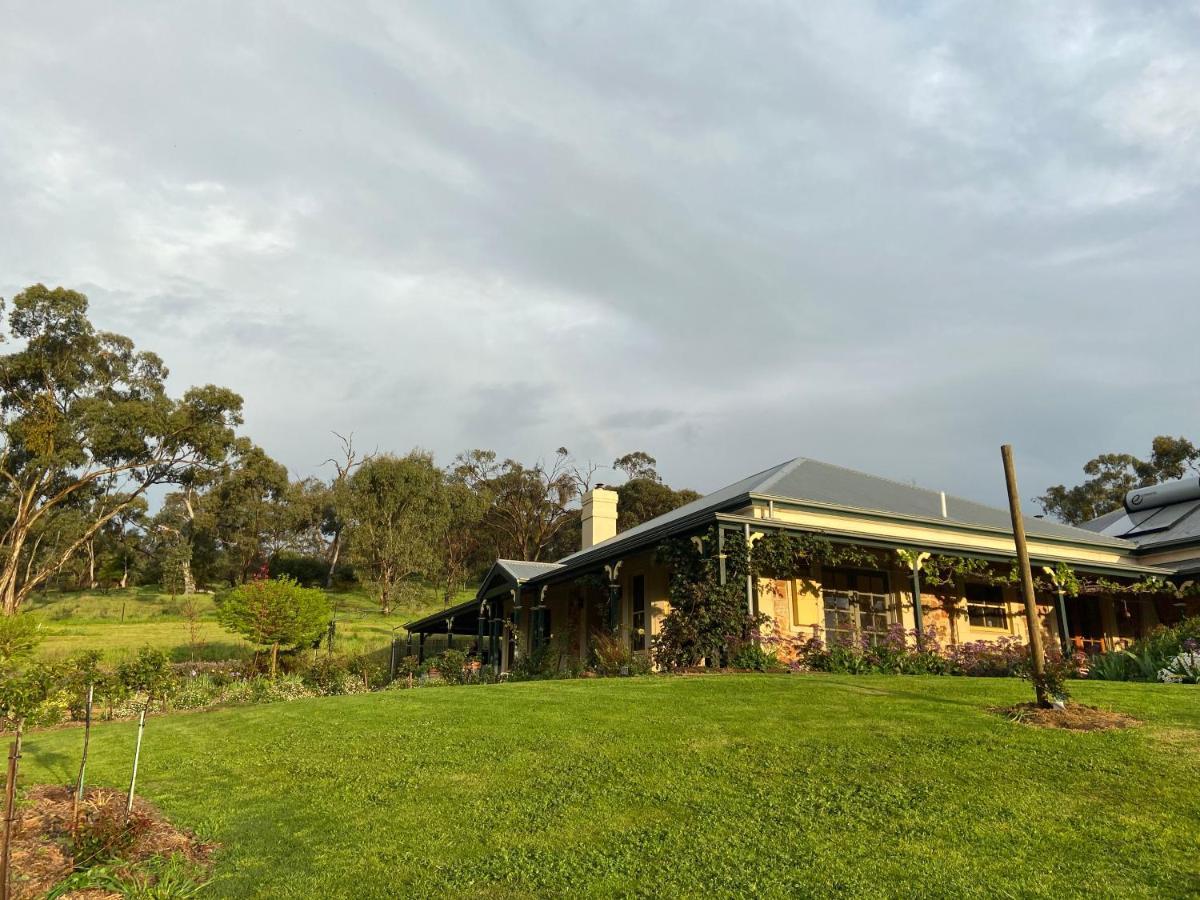 Battunga Cottages Watervale Exterior photo